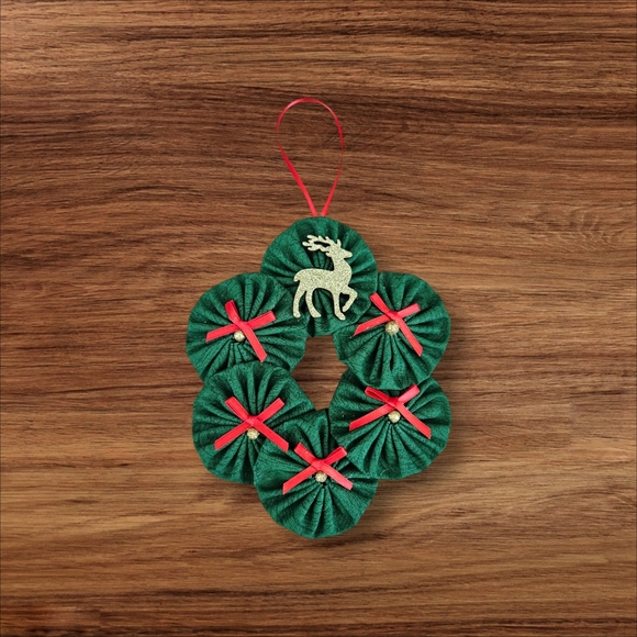 Christmas Ornament Wreaths Set of 3.  Fabric Yo Yo Wreaths Hand Sewn - Picture 9 of 14